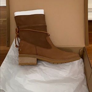 NWT Maya Ronan Tan Sperry Boot